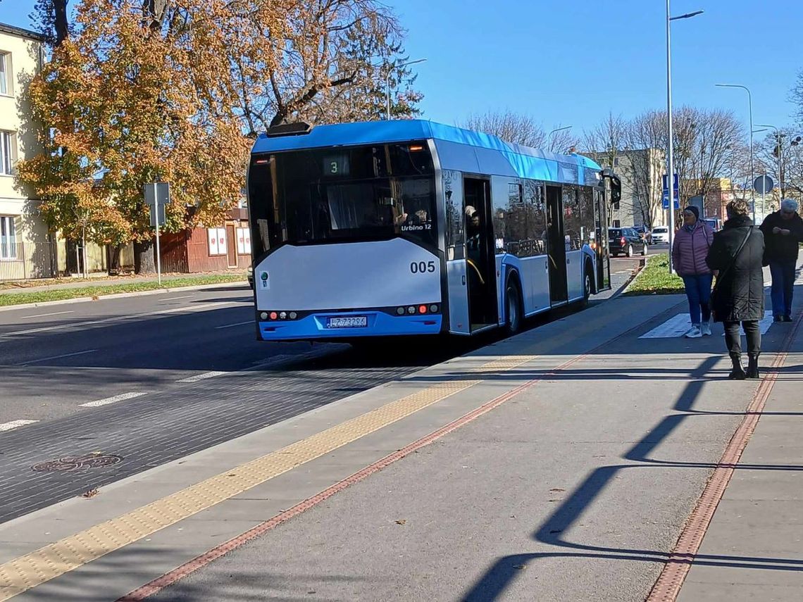 Autobus linii „3” zmienił trasę. Z ul. Piłsudskiego na Partyzantów nie jedzie przez Łukasińskiego, tylko przez Peowiaków.