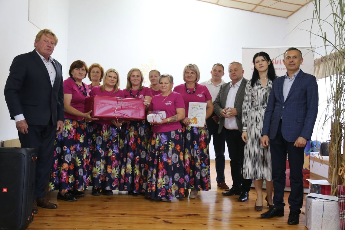 Koła Gospodyń Wiejskich z gminy Ulhówek zaprezentowały swoje kulinarne pomysły podczas konkursu „Dynia, królowa jesieni i stołu”. Pierwsze miejsce zdobyło KGW Ulhówek.