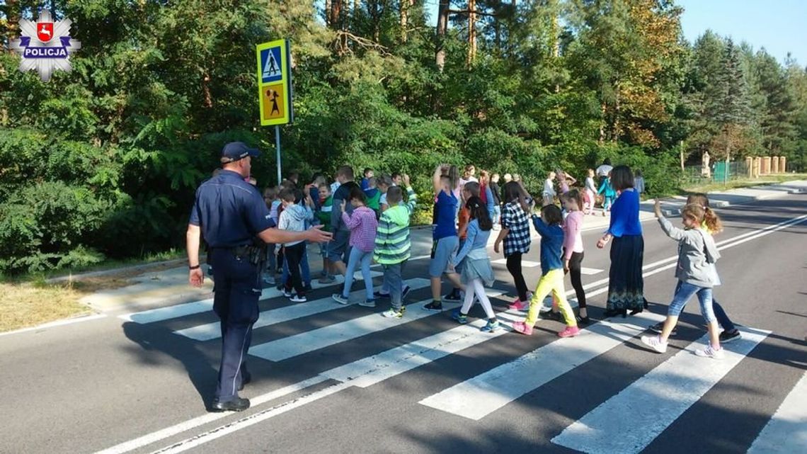 Dzieci, bądźcie bezpieczne. Policjanci odwiedzają szkoły i przedszkola