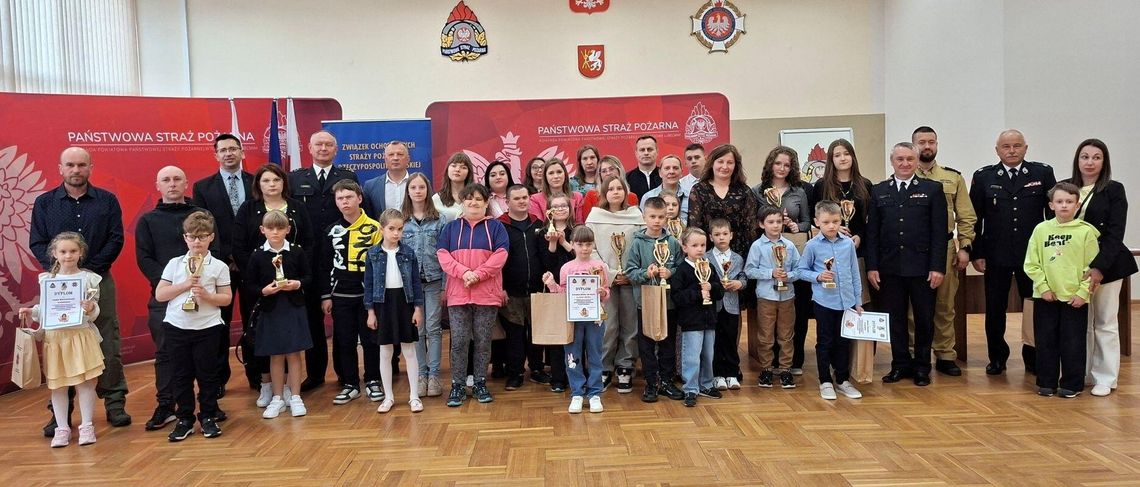 W Tomaszowie Lubelskim podsumowano powiatowy etap strażackiego konkursu plastycznego.
