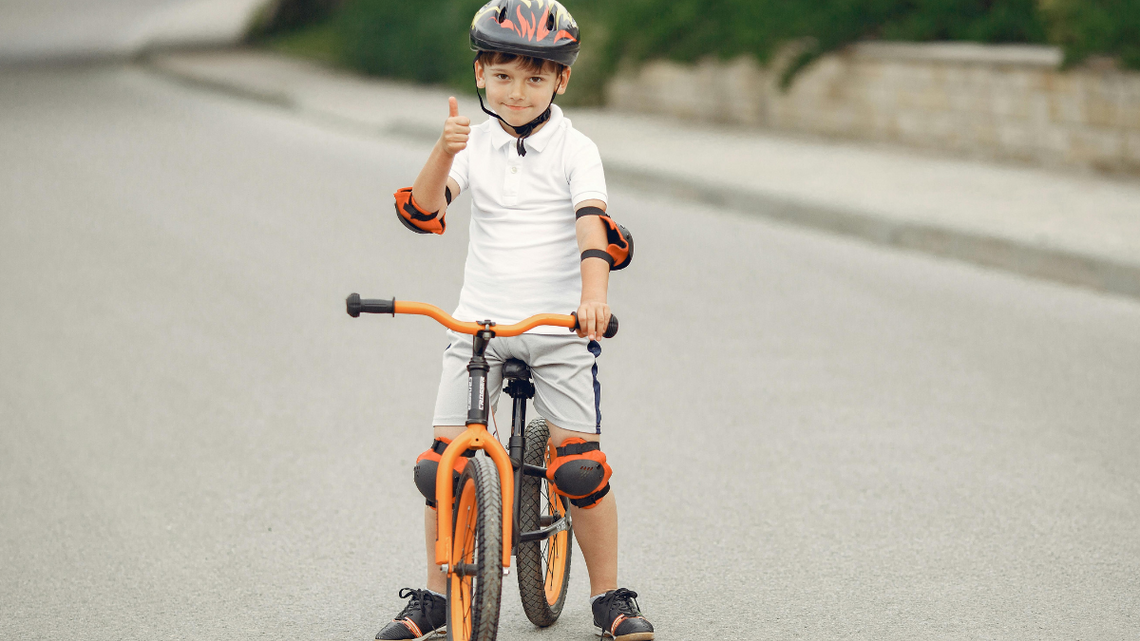 Musisz uważać, gdzie twoje dziecko jeździ rowerem. Bo jeśli korzysta ze ścieżek rowerowych, to może cię to słono kosztować.