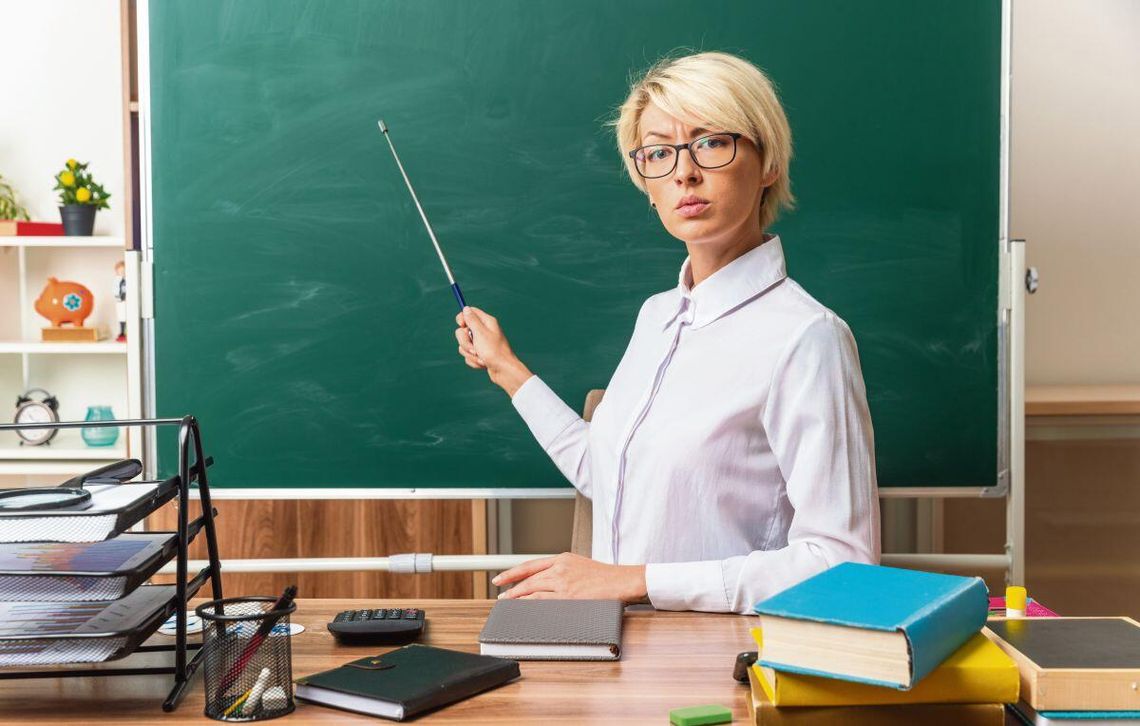 W przedszkolach niemal cała kadra to kobiety – aż 99 proc. Panie dominują także w szkołach podstawowych, gdzie stanowią 83 proc. kadry.