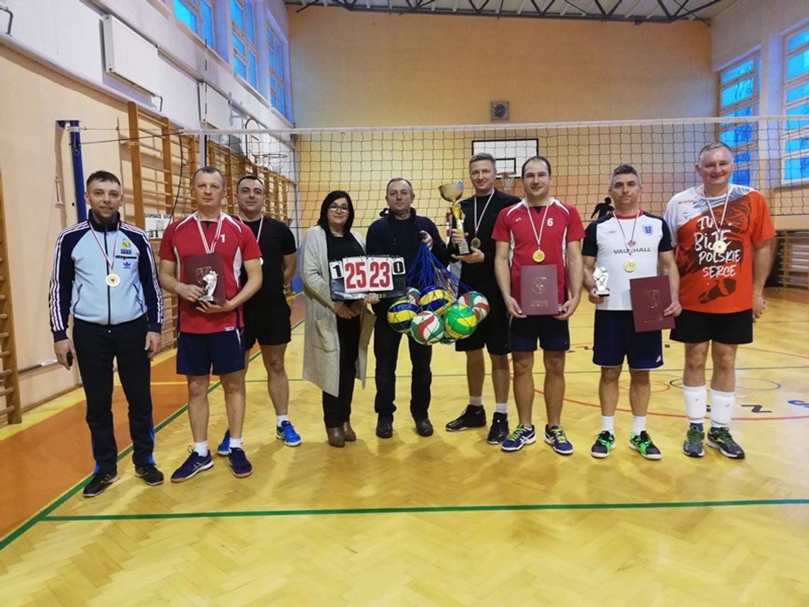 Ekipa z Tyszowiec wygrała siatkarski turniej im. Bolesława Chomy w Mirczu