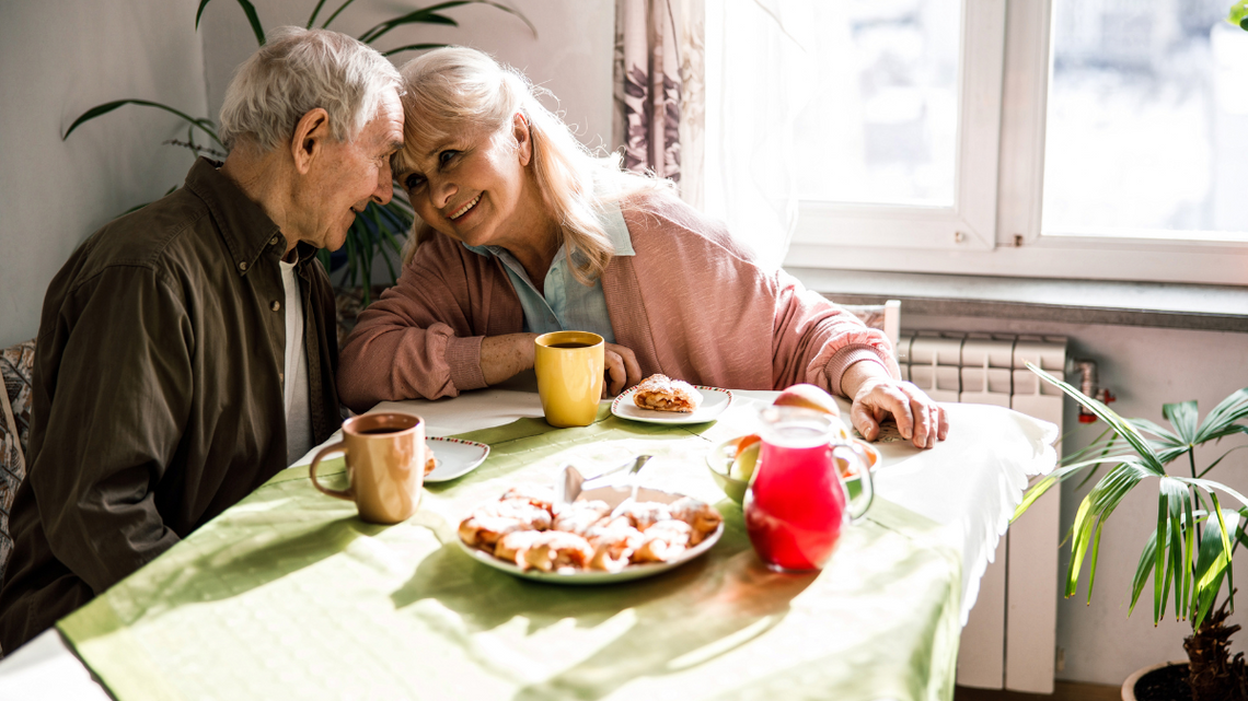 Emerytury w 2025 roku. Wiemy, o ile więcej trafi do kieszeni seniorów