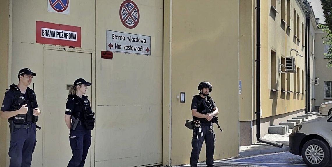 „Ewakuacja”. Ćwiczenia w Zakładzie Karnym w Hrubieszowie W Zakładzie Karnym w Hrubieszowie przeprowadzono ćwiczenia specjalistyczne „Ewakuacja”.