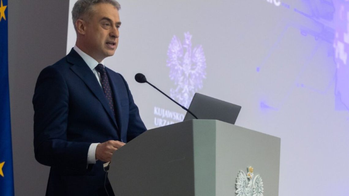 Informacje o fałszywych alarmach to aż jedna piąta wszystkich zgłoszeń – podkreśla minister cyfryzacji. Państwo sobie nie radzi? Radzi – zapewnia.