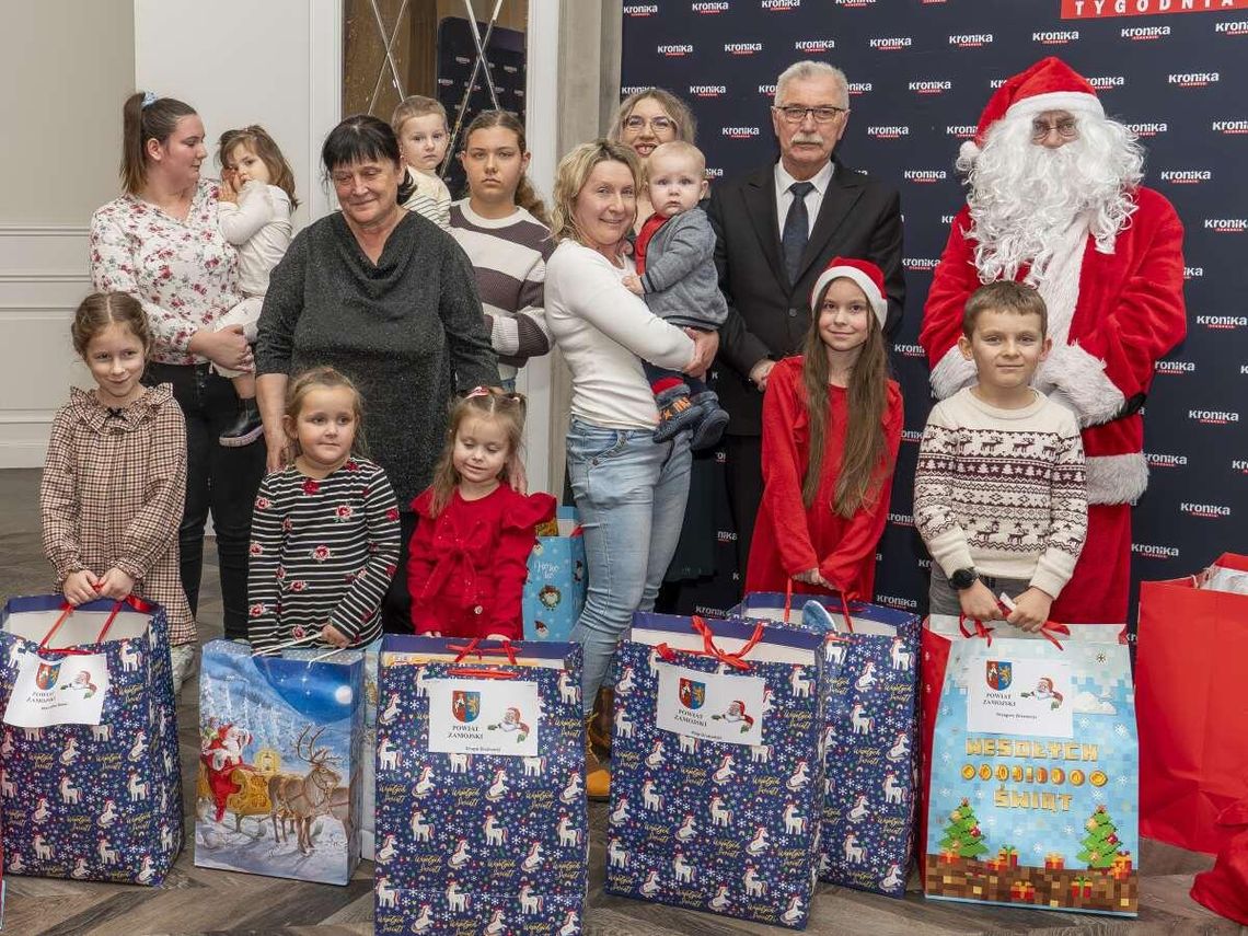 Finał akcji Kroniki Tygodnia „Wybierz sobie Mikołaja”. Kto komu wręczył prezent?