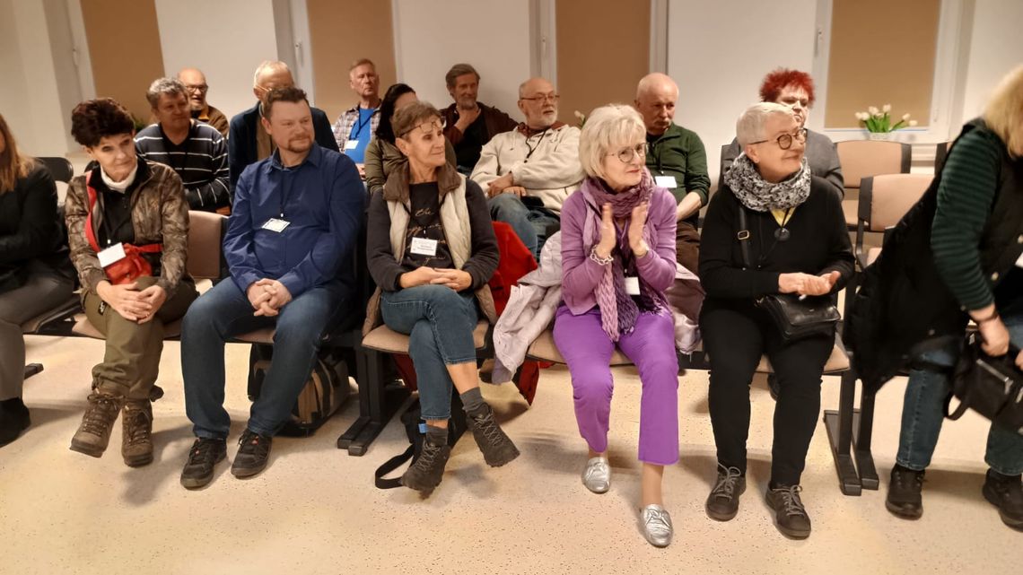 9 maja Krynice gościły blisko 40 znakomitych artystów fotografików z całej Polski, zrzeszonych w Fotoklubie RP Stowarzyszeniu Twórców, którzy przybyli na III Ogólnopolski Plener Fotograficzny „Roztoczańska Wiosna”.