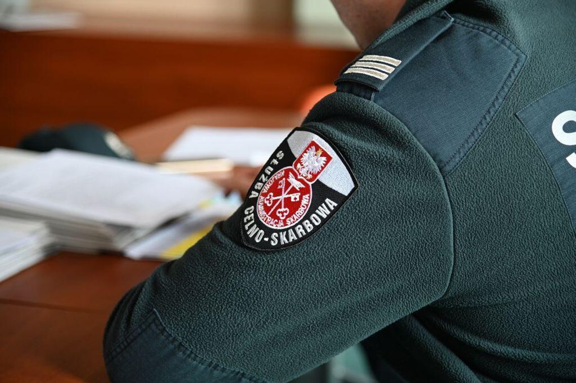 Trzej funkcjonariusze Służby Celno-Skarbowej z Oddziału Celno-Drogowego w Terespolu stracili pracę po tym, jak pełnili służbę pod wpływem alkoholu.