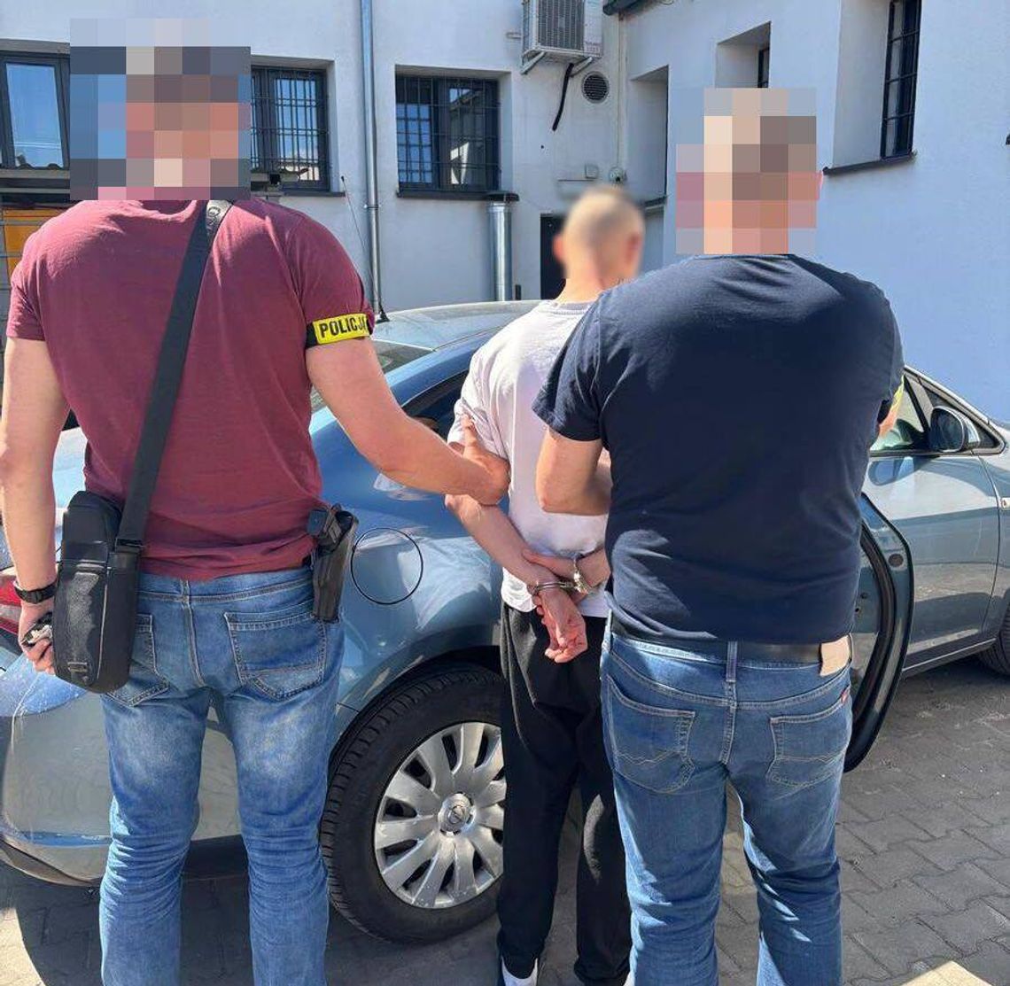Wobec obu mężczyzn sąd zastosował dozór policji oraz kategoryczny zakaz zbliżania się do pokrzywdzonego.