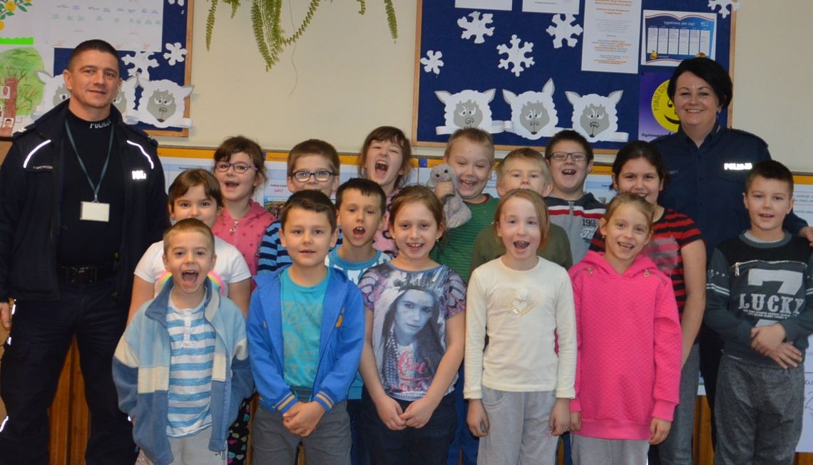 Gm. Hrubieszów: Policjanci odwiedzili dzieci w Szpikołosach Gm. Hrubieszów: Policjanci odwiedzili dzieci w Szpikołosach