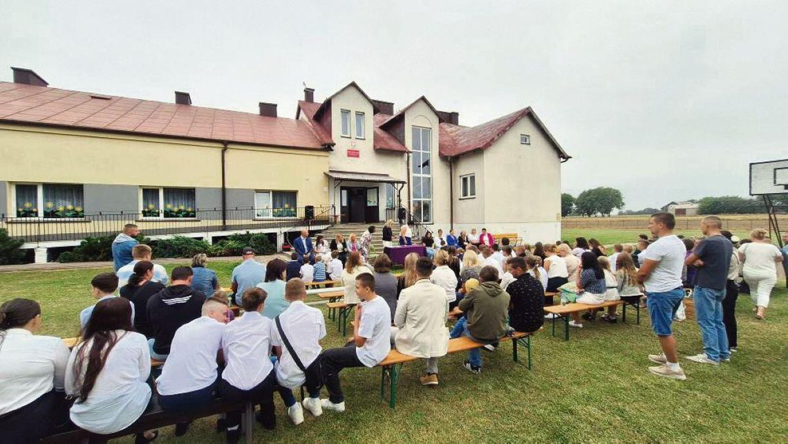 W ciągu kilku najbliższych tygodni Kuratorium Oświaty wyda opinię, która zaważy na tym, czy od przyszłego roku szkolnego w Stefankowicach nauka będzie odbywała się w ośmiu klasach, czy tylko w trzech. Fot. FB/SP w Stefankowicach