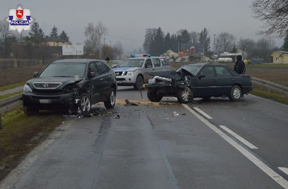 Gm. Łabunie: Groźna kolizja w Łabuńkach Pierwszych. Krajowa 17 zablokowana