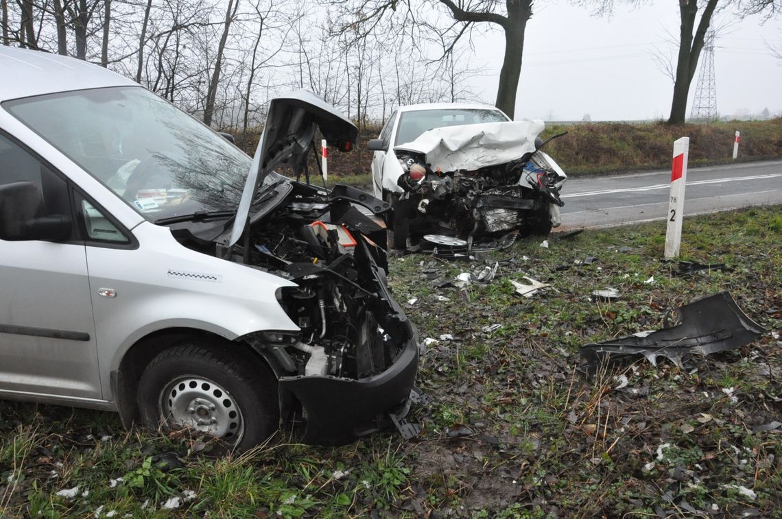 Gm. Mircze: Wypadek w Wereszynie. Dwa volkswageny zmiażdżone, kierowcy ranni