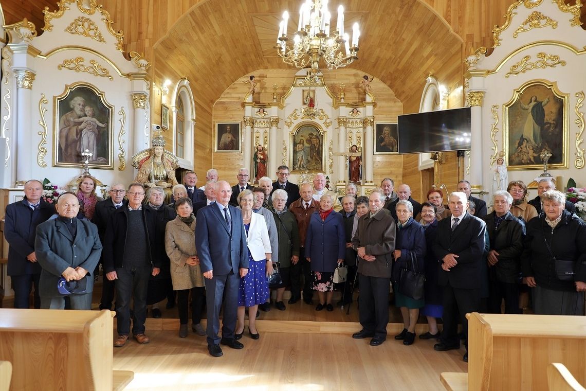 W gm. Radecznica jubileusz świętowało 20 par, w tym dwie diamentowe. Uroczystość rozpoczęła się mszą świętą w intencji jubilatów w kościele w Trzęsinach.