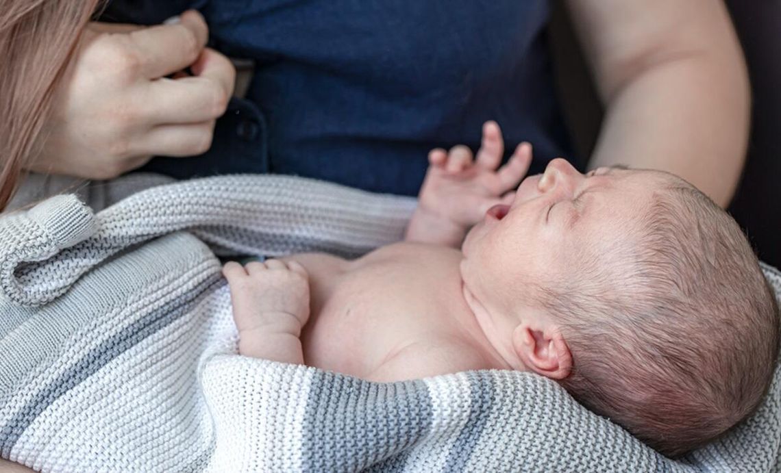 Lubelskie. Poród w karetce w drodze do szpitala. Niecodzienna akcja ratowników!