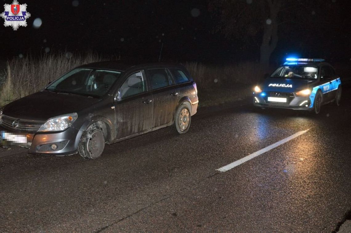 Pijany jechał na „kapciu”, z wyłamanym lusterkiem i połamanym zderzakiem. Zatrzymali go policjanci z Miączyna.