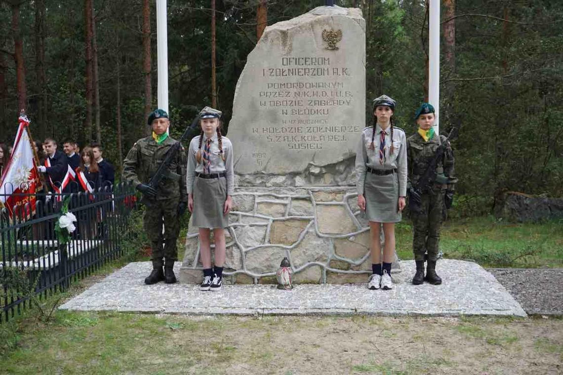 4 maja w Błudku odbyły się patriotyczno-religijne uroczystości upamiętniające 80. rocznicę rozbicia przez oddział Armii Krajowej niemieckiego obozu zagłady.