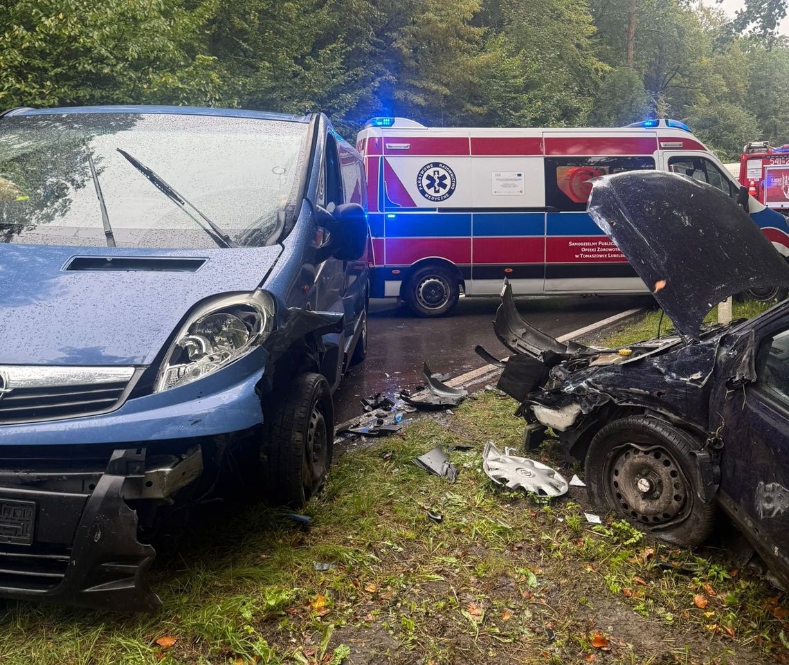 19-latek swoją nieostrożną jazdą w Podhuciu doprowadził do wypadku drogowego.