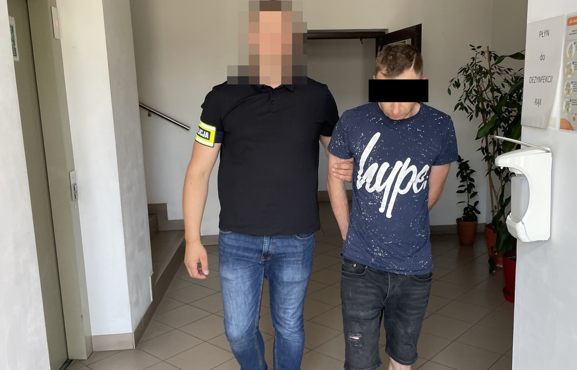 32-latek z gm. Tomaszów Lubelski odpowie za kradzież pieniędzy.