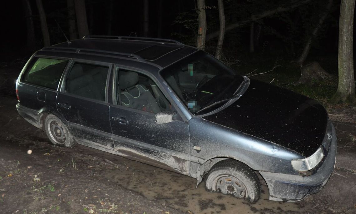 Gm. Tyszowce: Ukradł volkswagena i ugrzązł w błocie. 33-latek miał prawie 3 promile alkoholu Za kradzież samochodu oraz jazdę pod wpływem alkoholu odpowie 33-latek z gminy Tyszowce.