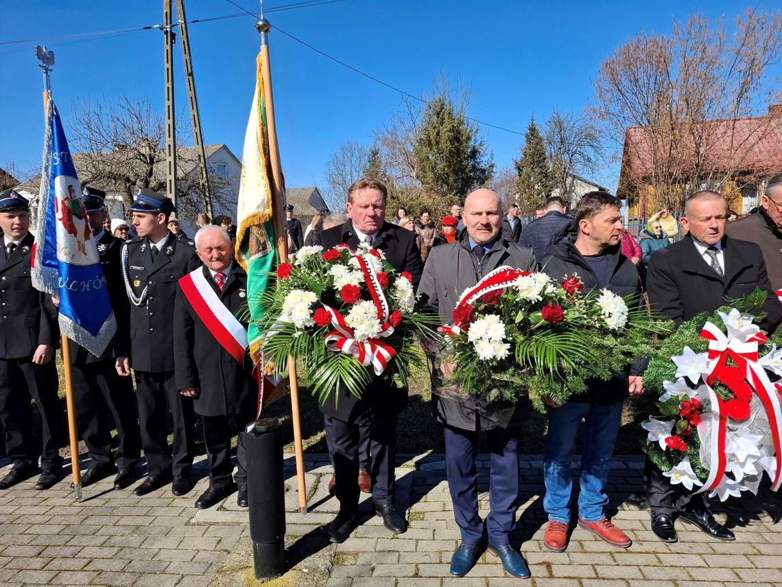 Gm. Ulhówek: W Tarnoszynie upamiętniono ofiary UPA z 1944 roku Mieszkańcy powiatu tomaszowskiego w 81. rocznicę mordu w Tarnoszynie uczcili ofiary banderowców.
