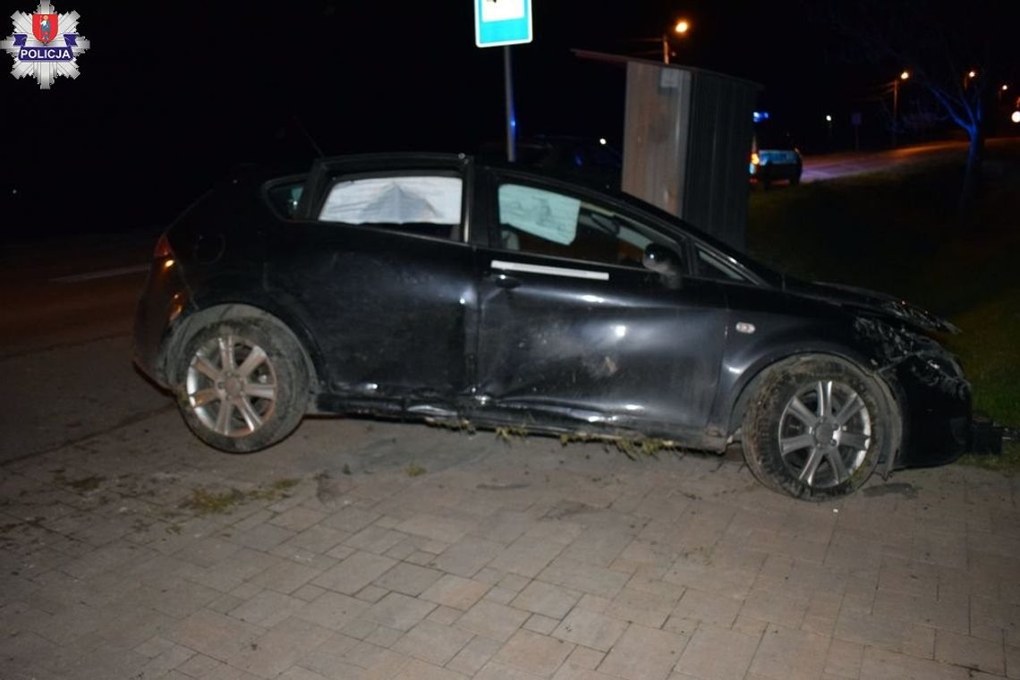 W Białowoli w gm. Zamość 19-letni kierowca seata stracił panowanie nad pojazdem.