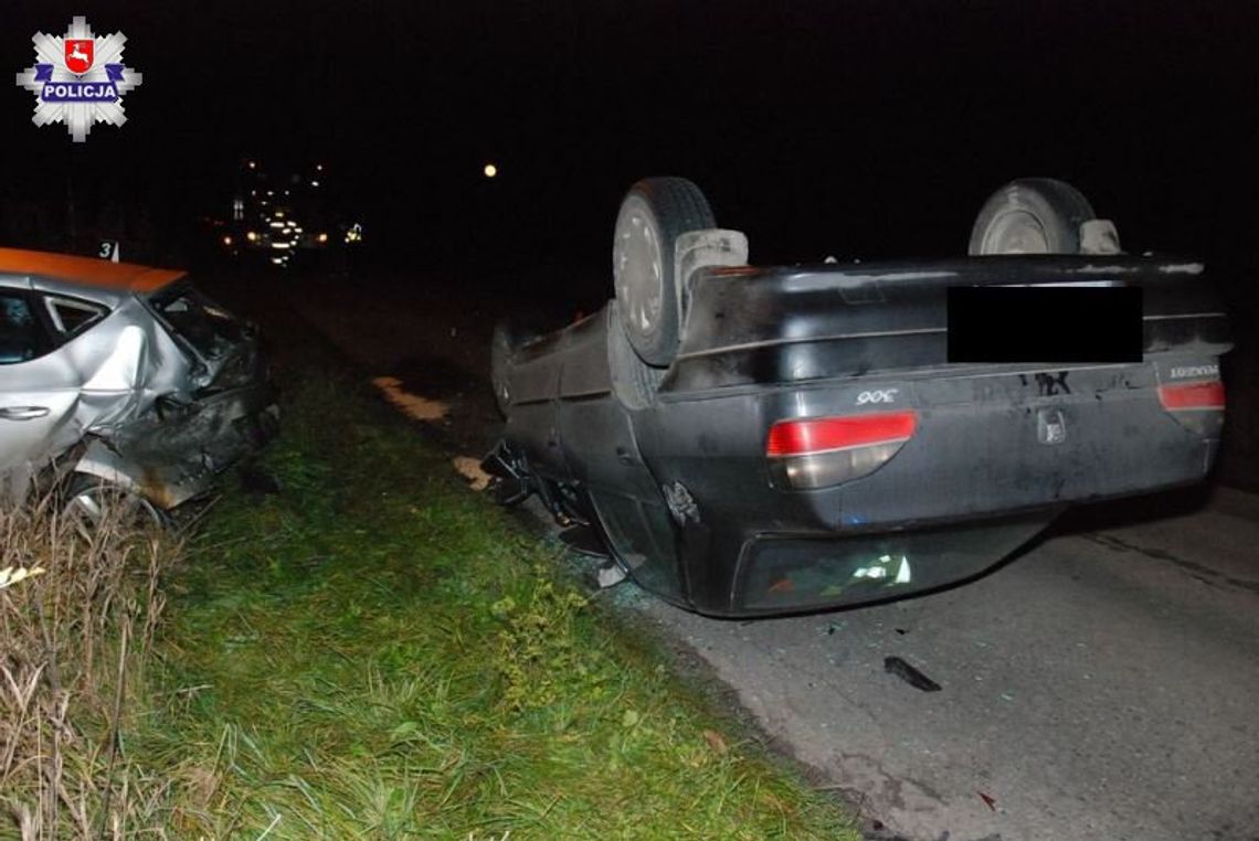 Gm. Zamość: Groźne zdarzenie w Zarzeczu. Peugeot najechał na seata i dachował