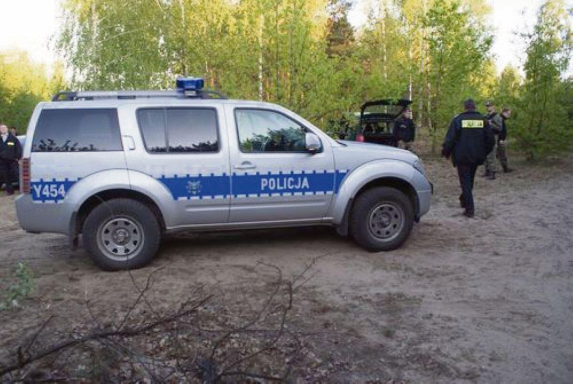 Gmina Horodło: Policja odnalazła niedoszłego samobójcę 41-latka z gminy Horodło odnaleziono w lesie na terenie powiatu chełmskiego. Mężczyzna siedział w swoim aucie. Miał ponad 1 promil alkoholu w wydychanym powietrzu.