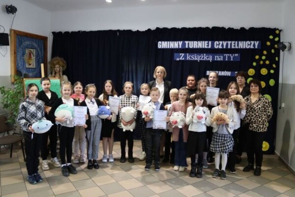 Uczniowie ze Szkoły Podstawowej w Mienianach wygrali pierwszy z cyklu trzech Turniejów Czytelniczych w gminie Hrubieszów.