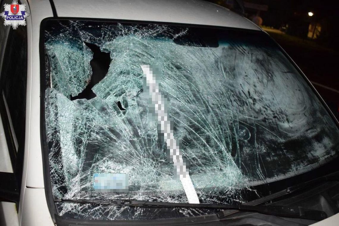 W Łabuńkach Pierwszych na drodze krajowej numer 17 kierujący fiatem podczas wymijania innego pojazdu potrącił mężczyznę.