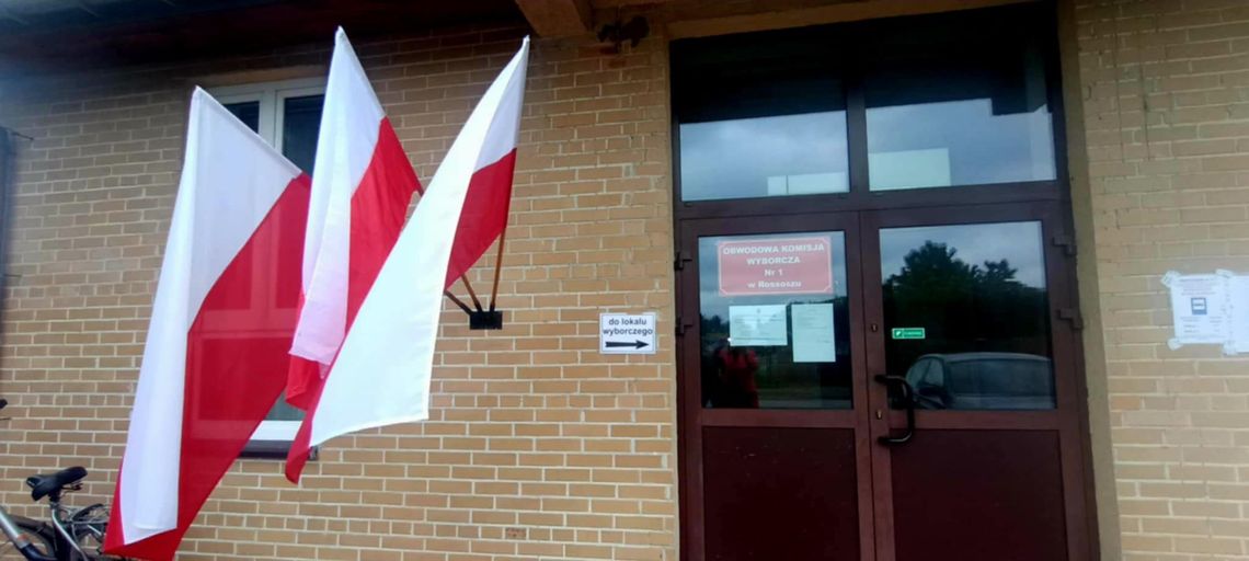 Wójt gminy Rossosz, Kazimierz Weremkowicz cieszy się z tegorocznej wygranej, ale nie dzieli skóry na niedźwiedziu.