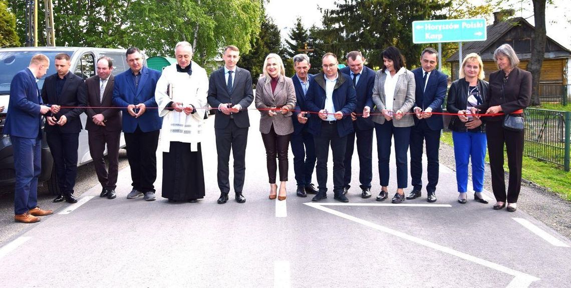 Uroczyste otwarcie przebudowanej drogi gminnej łączącej Stabrów i Wólkę Horyszowską.