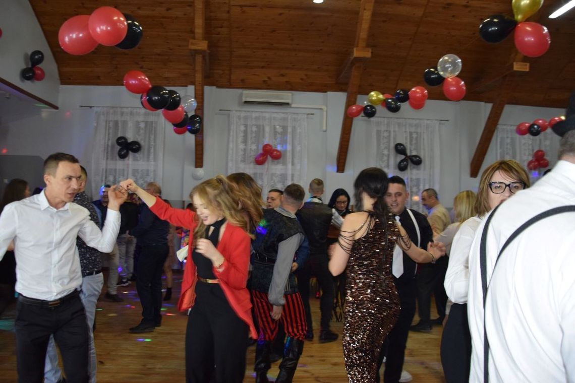 W remizie strażackiej w Kolonii Sitno odbył się Karnawałowy Bal Kostiumowy.