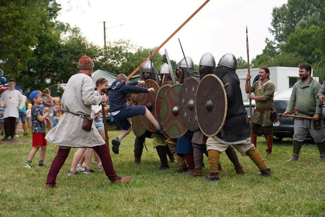 Gmina Sułów: Piknik Archeologiczny w Sąsiadce. Niesamowite pokazy historyczne