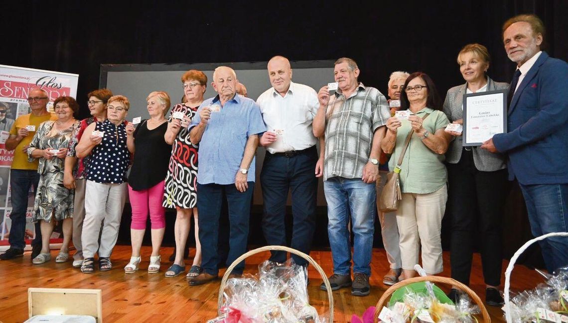 W Majdanie Górnym odbyła się Inauguracja Programu Gmina Przyjazna Seniorom - Ogólnopolska Karta Seniora w gminie Tomaszów Lubelski. Pierwsi seniorzy odebrali już swoje karty.