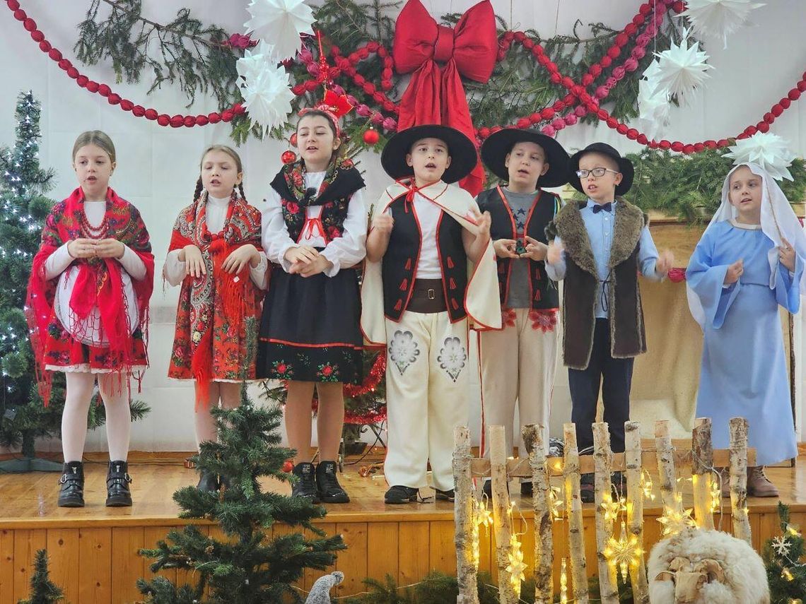 W Białowoli 24 stycznia odbyły się uroczyste obchody Dnia Babci i Dziadka.