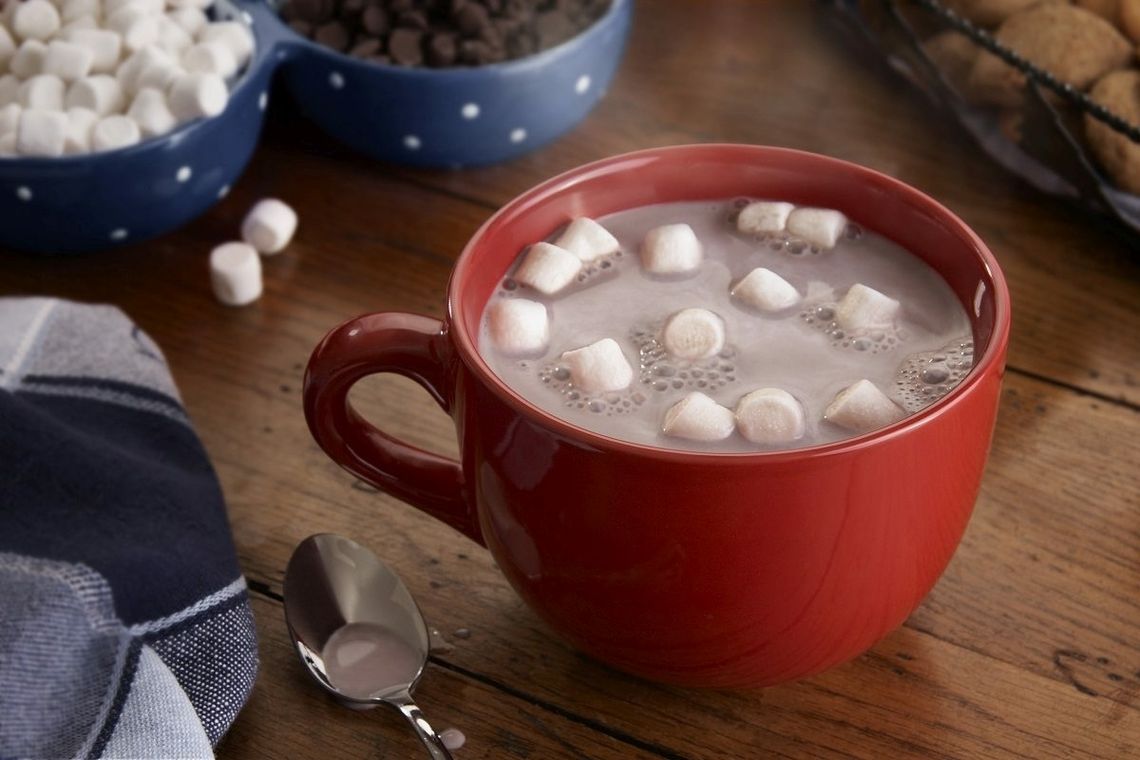 Gorąca czekolada w płynie na jesienny wieczór. 3 proste przepisy