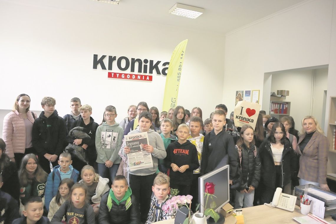 Uczniowie Szkoły Podstawowej im. Marii Konopnickiej w Bodaczowie w redakcji „Kroniki Tygodnia”.