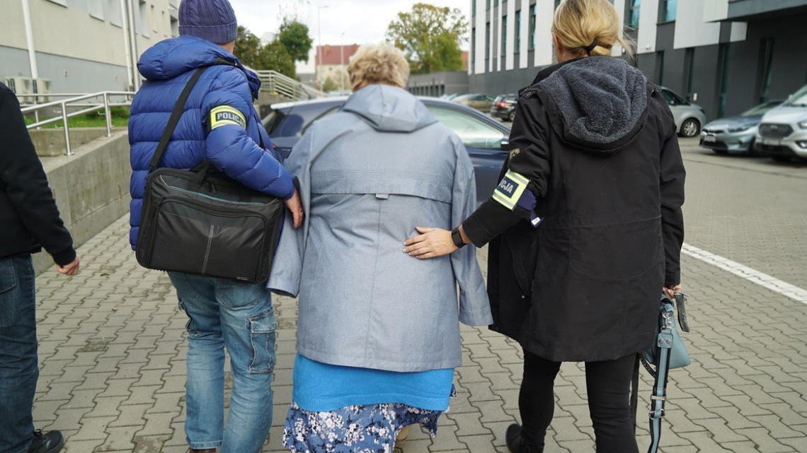 Grupa dyrektorek rozbita. Wyłudziły wielomilionowe dotacje Kilkadziesiąt milionów złotych. Tyle dotacji samorządowych wyłudziła zorganizowana grupa przestępcza. Tworzyły ją dyrektorki szkół.