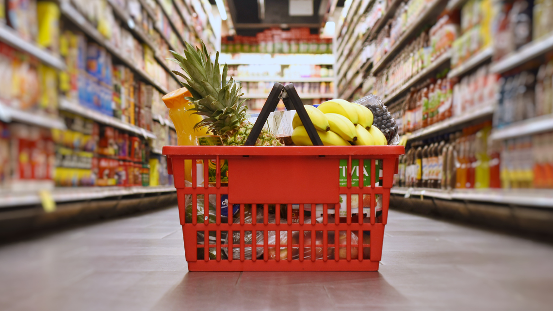 Handel kipi od emocji. Pracownicy wielu sieci domagają się podwyżek W najbliższą niedzielę handlową 14 grudnia pracownicy sieci Kaufland przez 2 godziny nie będą pracowali.