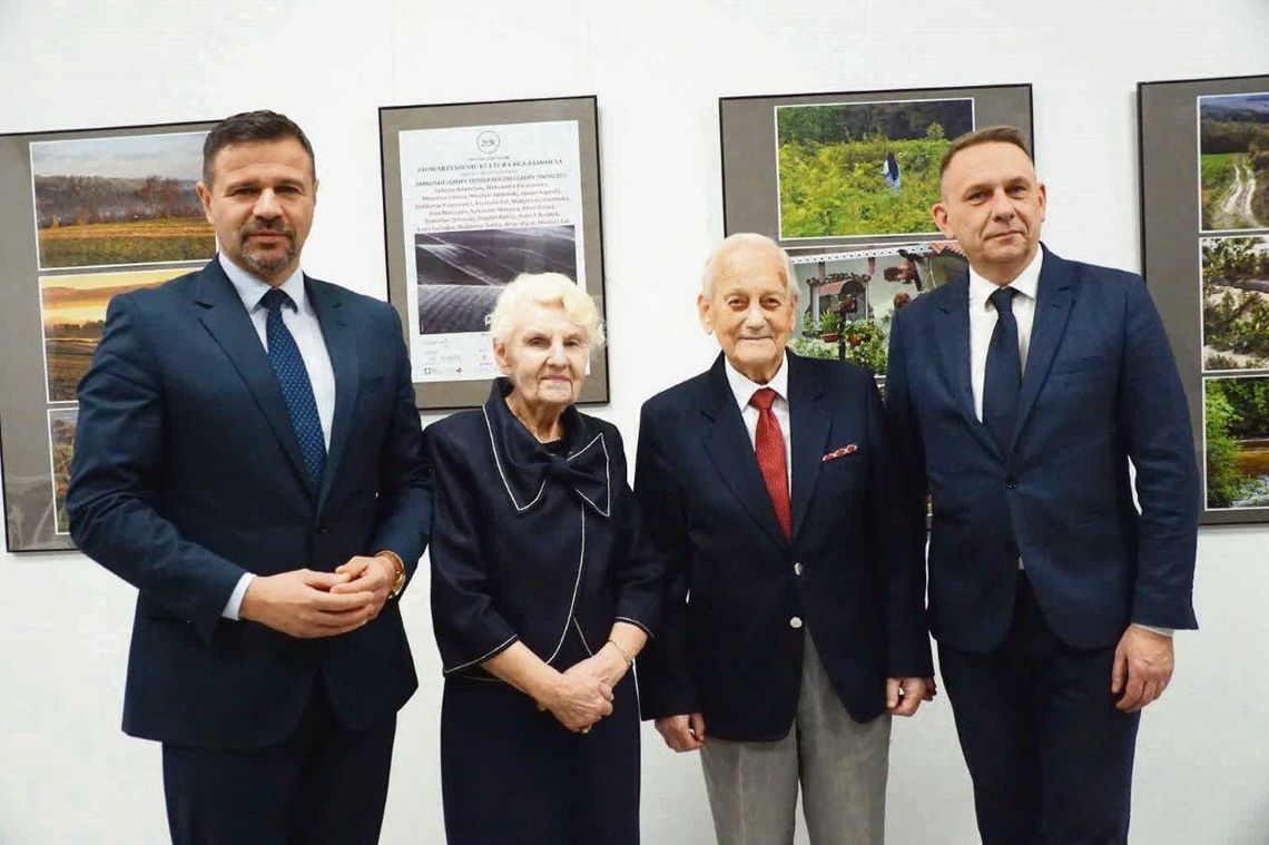 Stanisław Orłowski ze swoją małżonką Eulalią, prezydentem Zamościa i jego zastępcą.