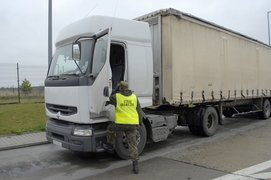 Hrebenne: Pijany Ukrainiec wjeżdżał do Polski wielką ciężarówką