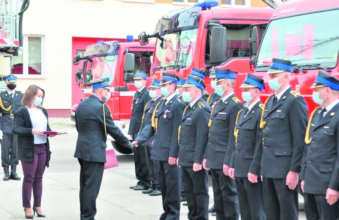 Hrubieszów: Awanse i medale dla strażaków
