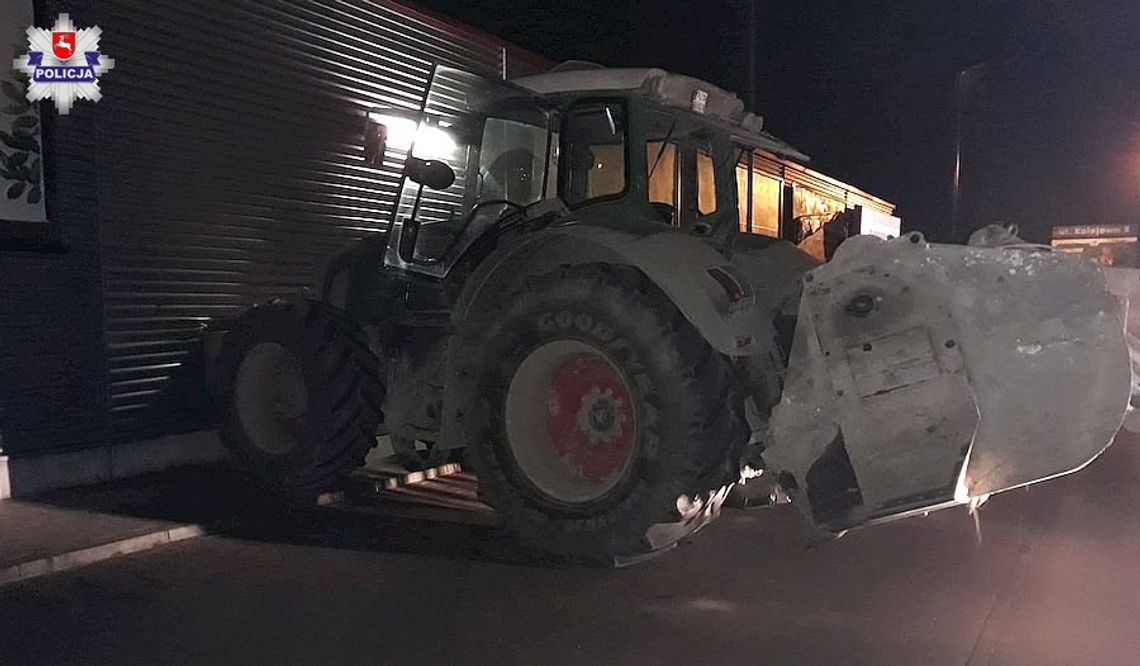 Hrubieszów: Ciągnikiem prosto w ścianę sklepu. Traktorzysta był pijany