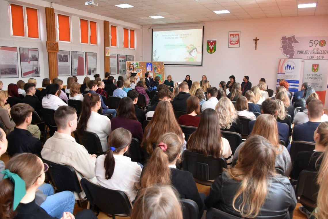 W Starostwie Powiatowym w Hrubieszowie odbyła się debata pod hasłem „Mam się dobrze – w trosce o kondycję psychiczną”.