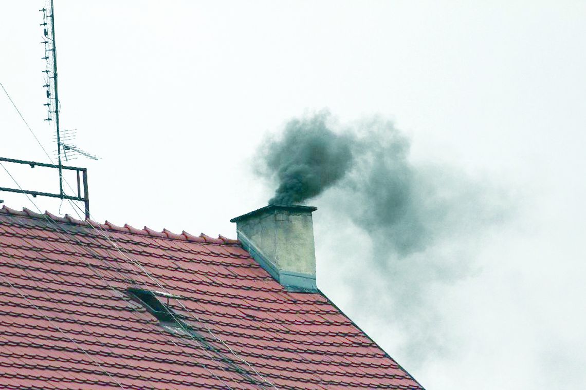 Hrubieszów: Dron polata nad kominami później
