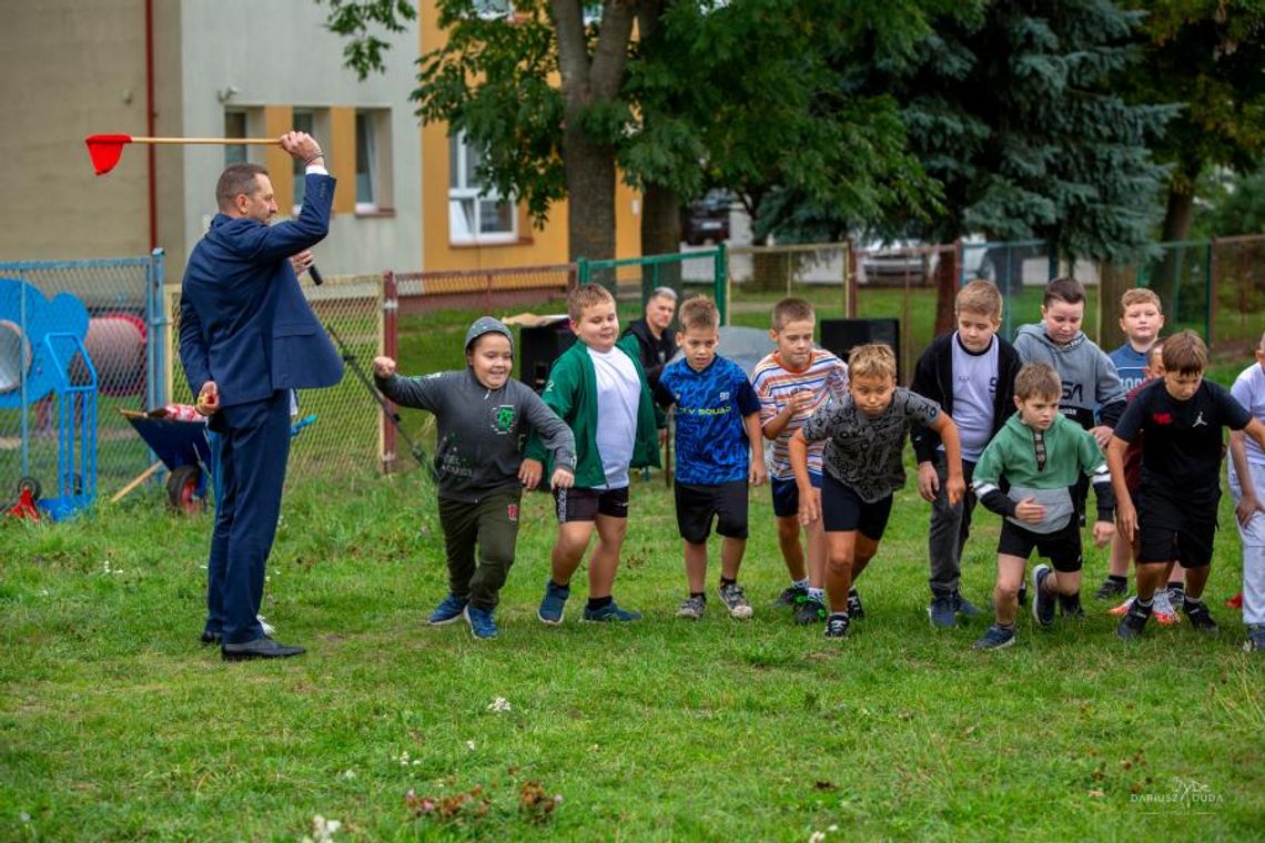 Hrubieszów: Setki biegaczy na mecie Biegów Patriotycznych Poświęconych Bohaterom Września'39 W tegorocznych Biegach Patriotycznych Poświęconych Bohaterom Września 1939 r. wzięli udział uczniowie wszystkich klas szkół podstawowych w Hrubieszowie.