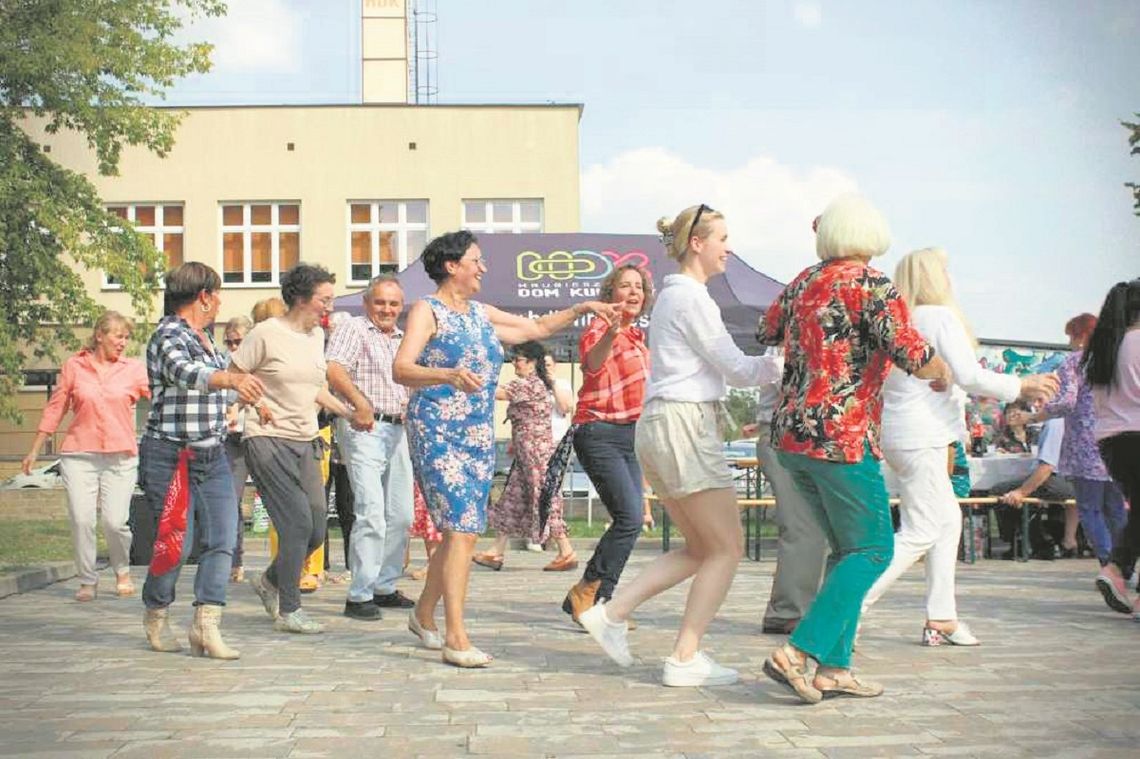 Integracyjne święto dla seniorów zorganizowano 12 września na placu za Hrubieszowskim Domem Kultury.