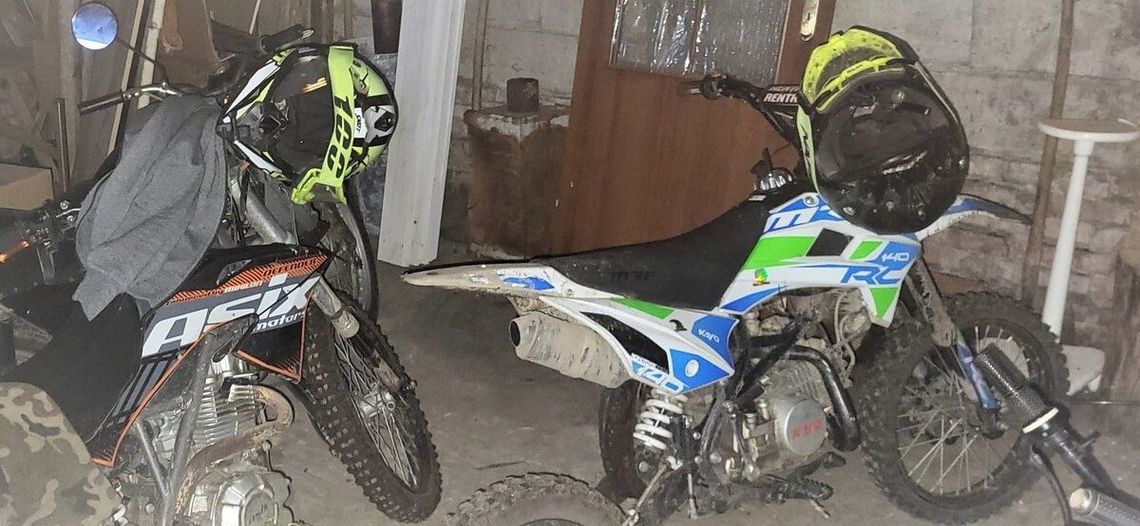 Na tych obydwu motocyklach uciekali prze policjantami 12-latek i 14-latek.